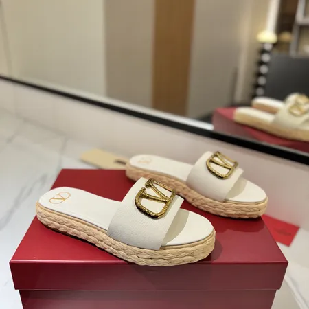 ヴァレンティノ スリッパ