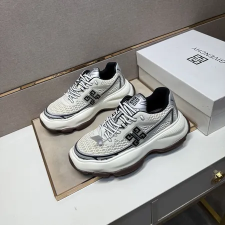 ジバンシィ スニーカー