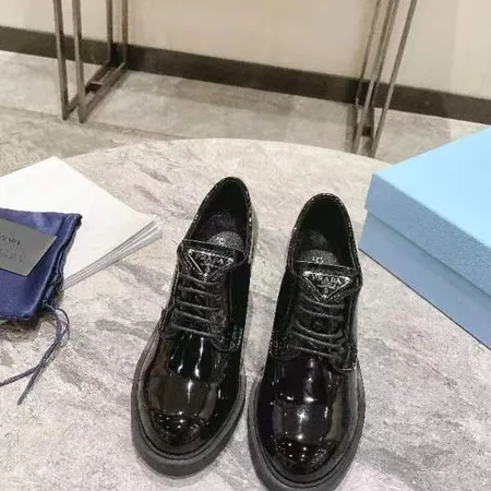 プラダ ビジネスシューズ