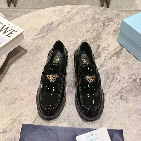 プラダ ビジネスシューズ