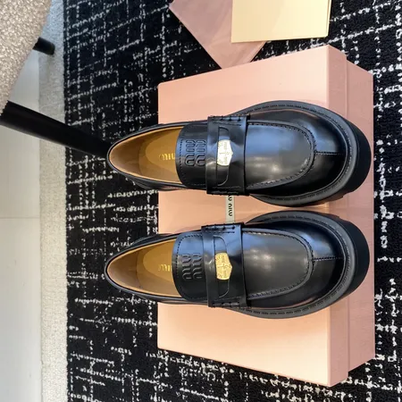 ミュウミュウ ビジネスシューズ