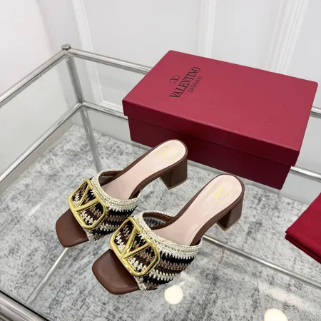 ヴァレンティノ スリッパ