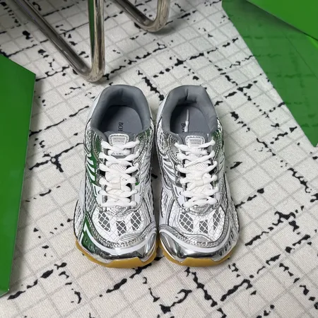 ボッテガ ヴェネタ スニーカー