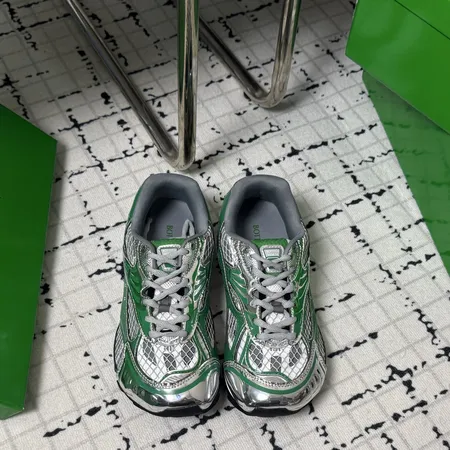 ボッテガ ヴェネタ スニーカー