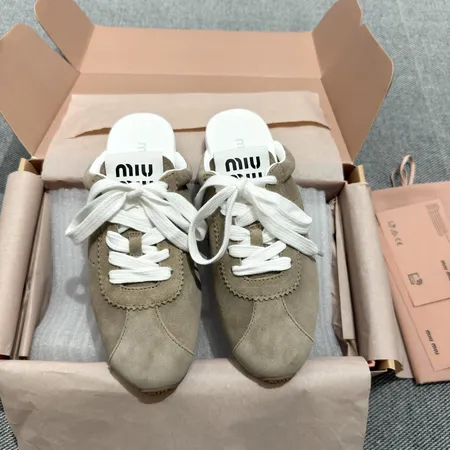 ミュウミュウ スニーカー