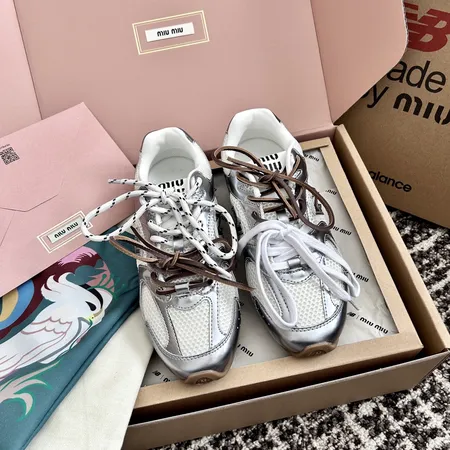 ミュウミュウ スニーカー