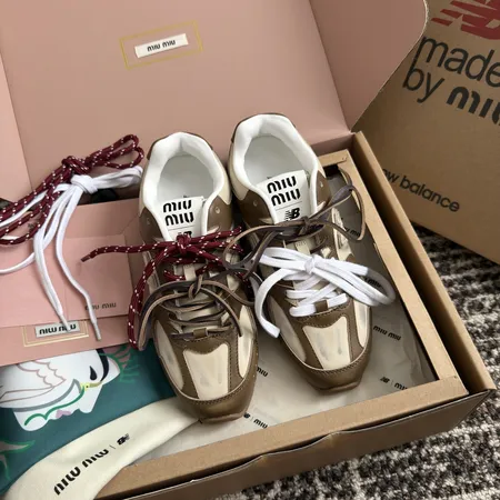 ミュウミュウ スニーカー