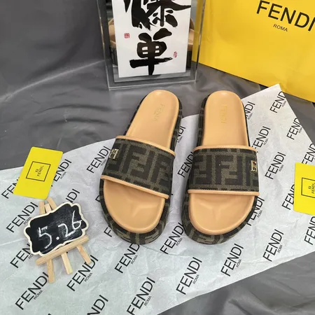 フェンディ スリッパ