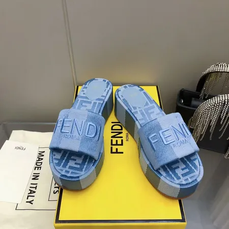 フェンディ サンダル