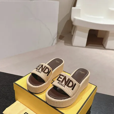 フェンディ サンダル