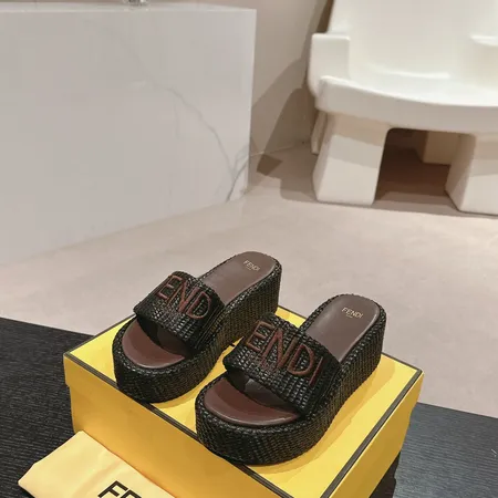 フェンディ サンダル