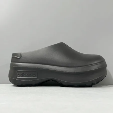 アディダス スリッパ