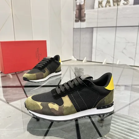 ヴァレンティノ スニーカー