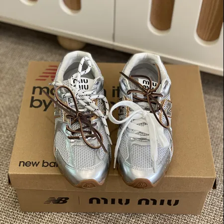 ミュウミュウ スニーカー