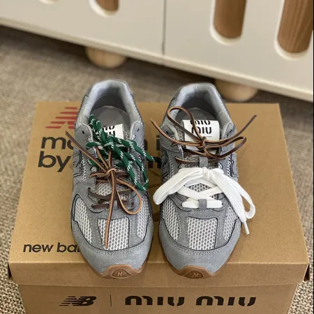 ミュウミュウ スニーカー