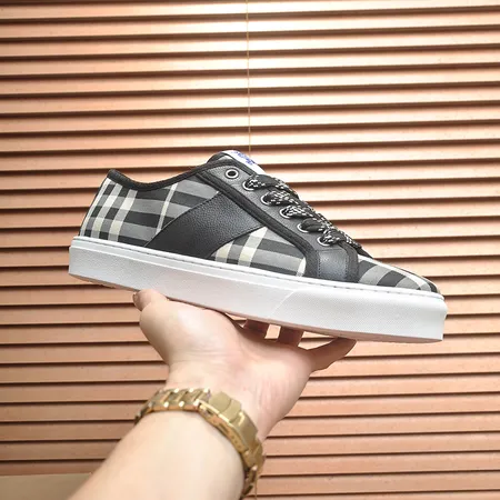 バーバリー ス カジュアルシューズ