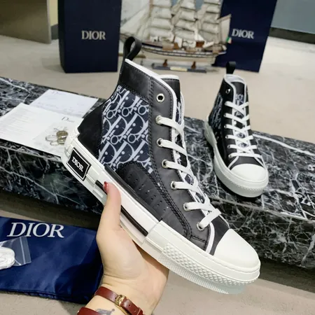 ディオール カジュアルシューズ