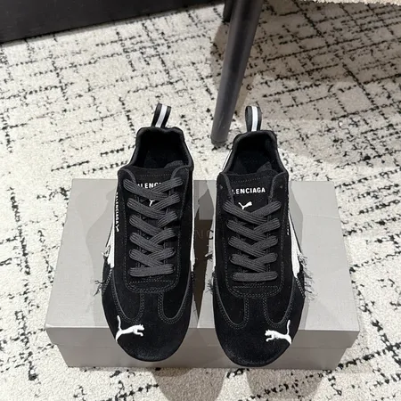 バレンシアガ カジュアルシューズ