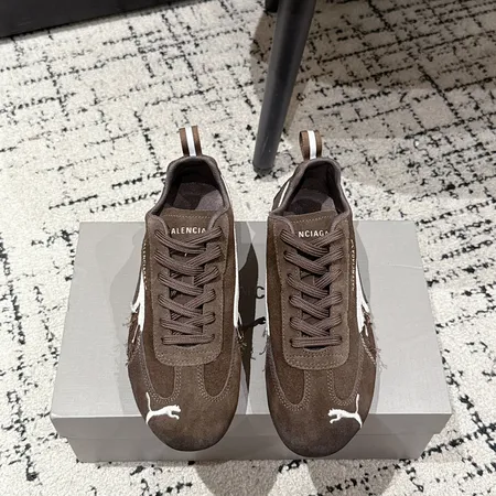 バレンシアガ カジュアルシューズ