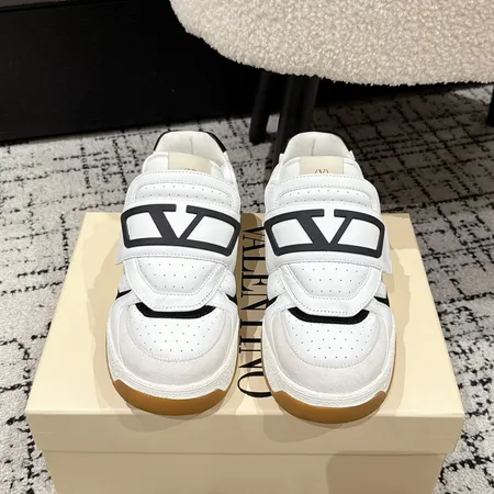 ヴァレンティノ カジュアルシューズ