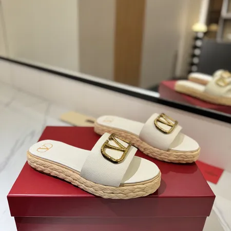 ヴァレンティノ スリッパ