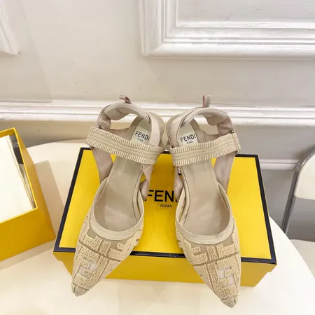 フェンディ サンダル
