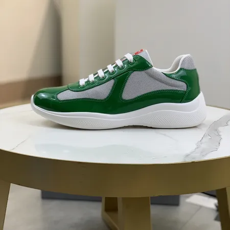 プラダ スニーカー