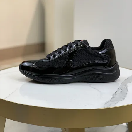 プラダ スニーカー