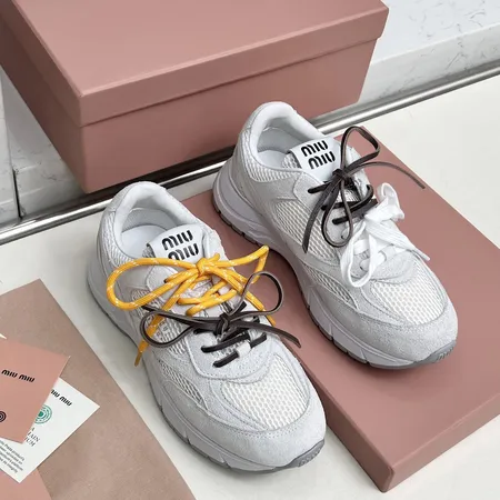 ミュウミュウ スニーカー