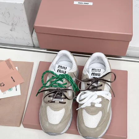 ミュウミュウ スニーカー