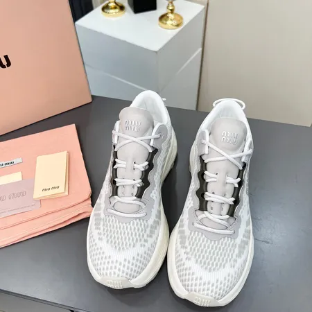 ミュウミュウ スニーカー