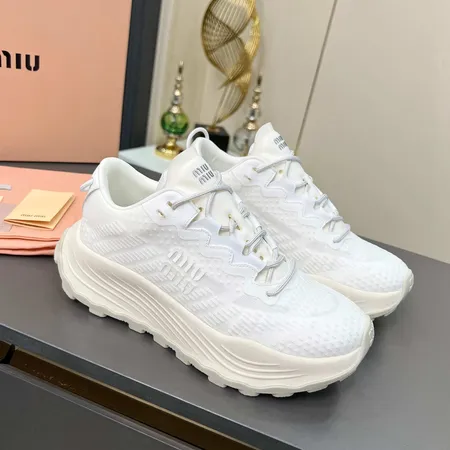 ミュウミュウ スニーカー