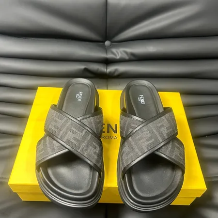 フェンディ スリッパ