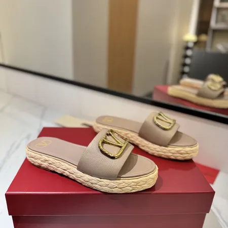 ヴァレンティノ スリッパ