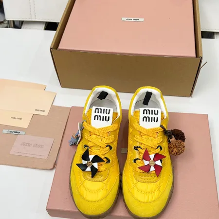 ミュウミュウ カジュアルシューズ