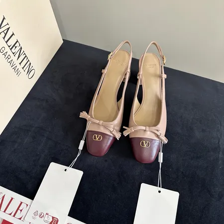 ヴァレンティノ サンダル