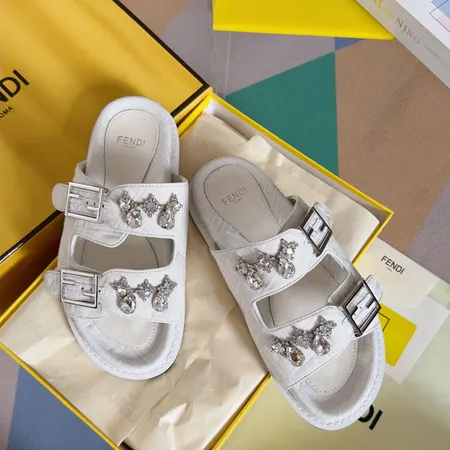 フェンディ サンダル