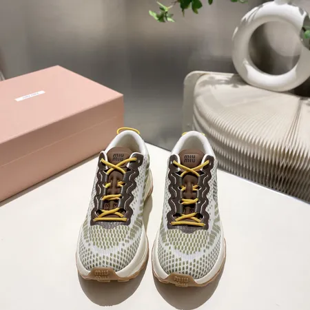 ミュウミュウ スニーカー