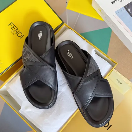 フェンディ スリッパ