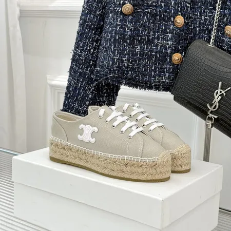 セリーヌ カジュアルシューズ