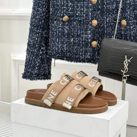 セリーヌ スリッパ