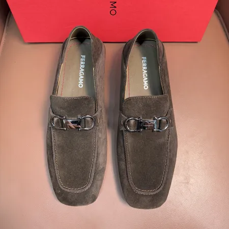 フェラガモ カジュアルシューズ