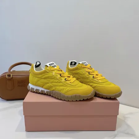 ミュウミュウ スニーカー