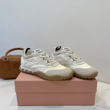 ミュウミュウ スニーカー