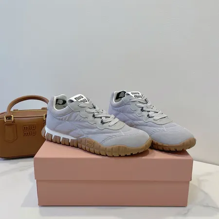 ミュウミュウ スニーカー