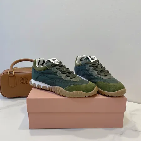 ミュウミュウ スニーカー