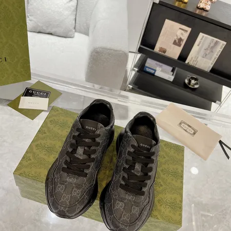グッチ スニーカー
