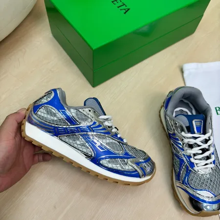 ボッテガ ヴェネタ カジュアルシューズ