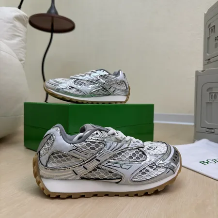 ボッテガ ヴェネタ カジュアルシューズ