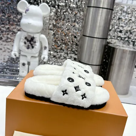 ルイヴィトン スリッパ